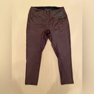 DG2 by Diane Gilman stretch coated leather leggings size P1X